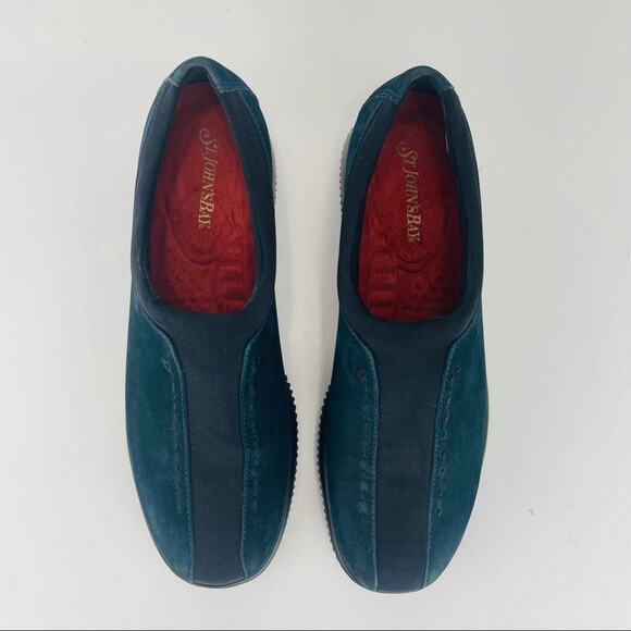 St. John's Bay Women Classic Sneaker Sz 8 Green Suede Slip-On Cushioned Footbed - Picture 10 of 16